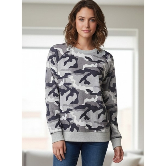 Tops - Gray Camo Lightweight Sweatshirt Size L